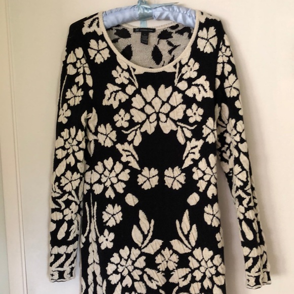 Nice gently used , no defects , non smoking house - Picture 1 of 4